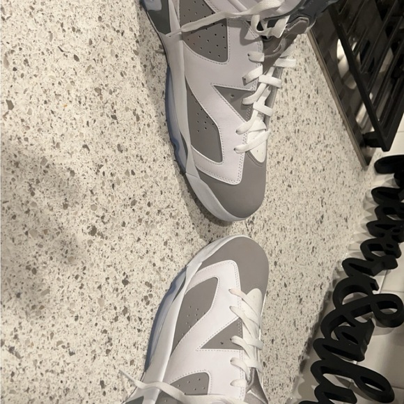 Here is a pair of Jordan retro 6s cool grey! They are size 18. - Picture 4 of 10
